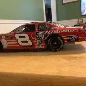 Dale Earnhardt Jr. #8 1:24 Diecast.